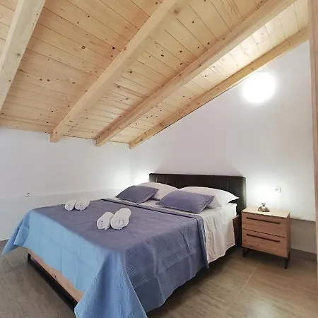 Gallery Freya * Zara