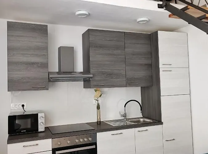 Gallery Freya זאדאר